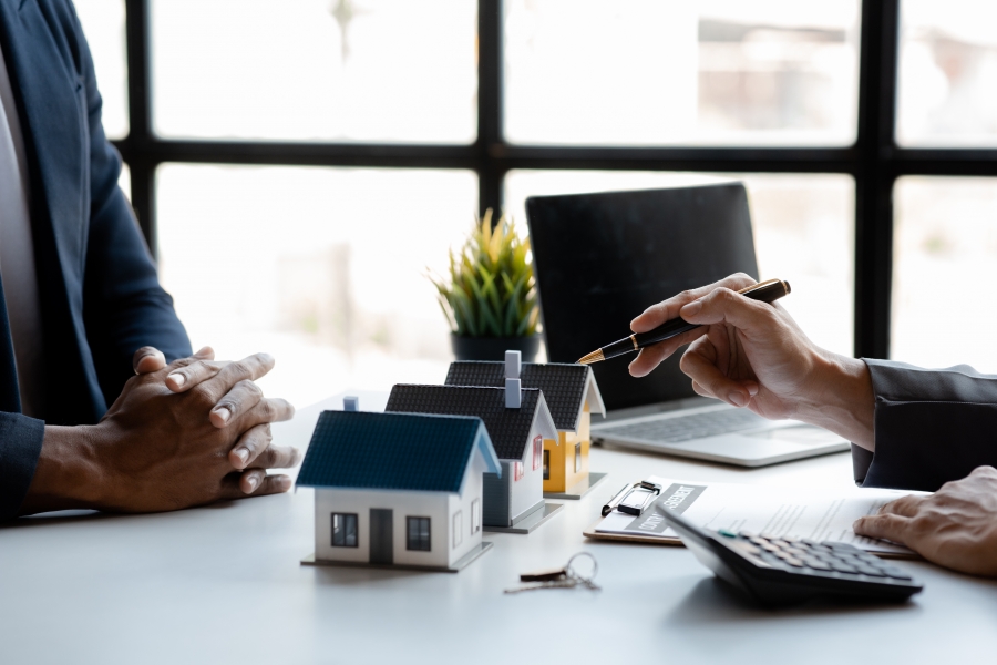 Is a Career as an Estate Agent Right For You?