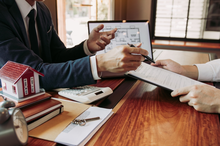 Reasons to Work in Real Estate